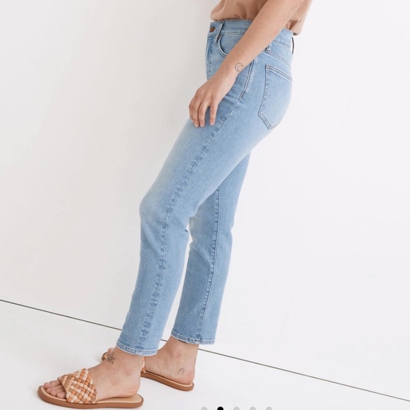 Madewell High-Rise The Perfect Vintage Straight Leg Jean - Alderton Wash - Picture 4 of 16